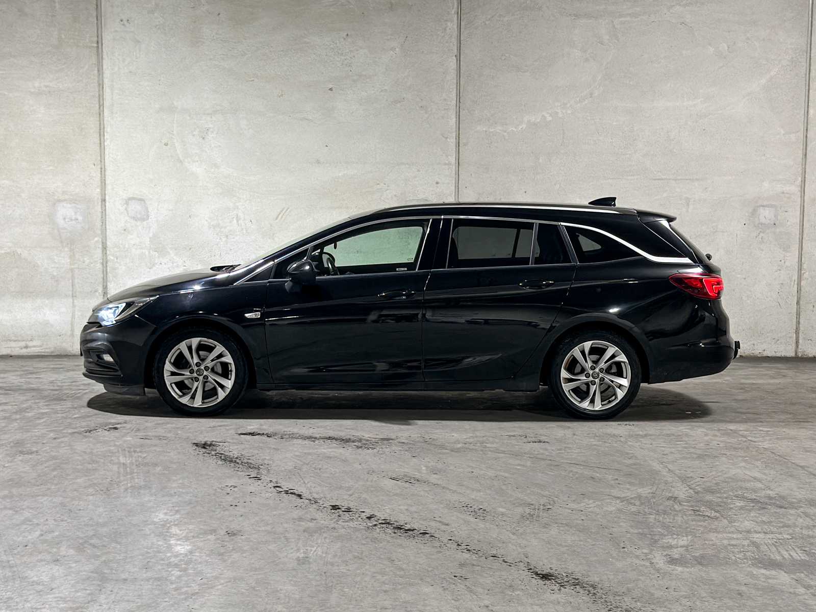 Opel Astra Sports Tourer 1.0 Innovation 105pk 2017 (Origineel-NL) Automaat, NX-612-T