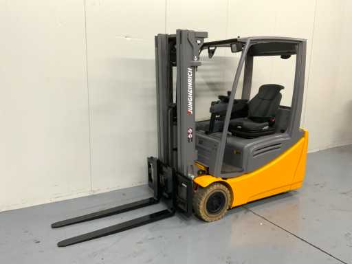 Jungheinrich EFG 216 - 4.4M Triplex, cu ridicare liber?, cu deplasare lateral? - Stivuitor