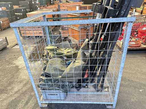 Diverse echipamente militare