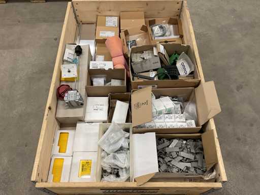 Lotto di materiale per l'installazione