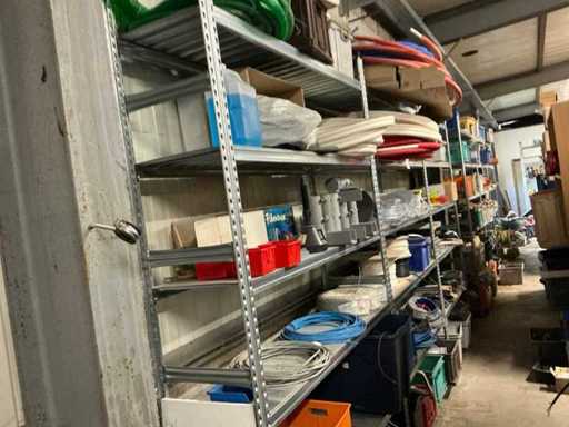 Partij divers installatiemateriaal