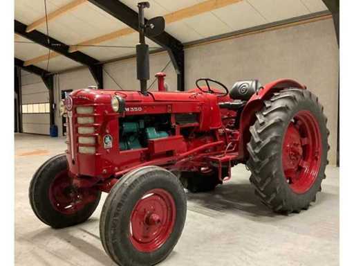 Oldtimer tractors, cars, forklifts, agricultural machinery and parts