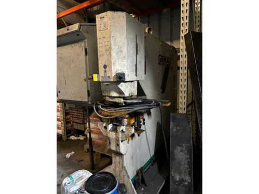 GEKA PUMA 110 / E-500 Hydrauliczna maszyna do dziurkowania o masie 110 ton z półautomatycznym stoperem