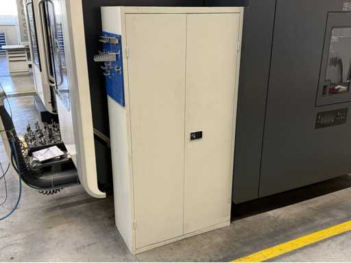   20- SK40 mounts + workshop cabinet