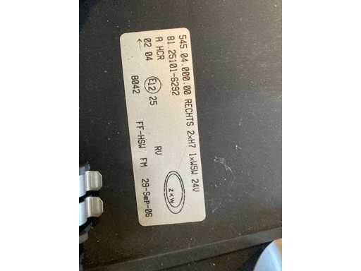 MAN 81.25101-6292 MAN F2000 Headlight 3rd Piece