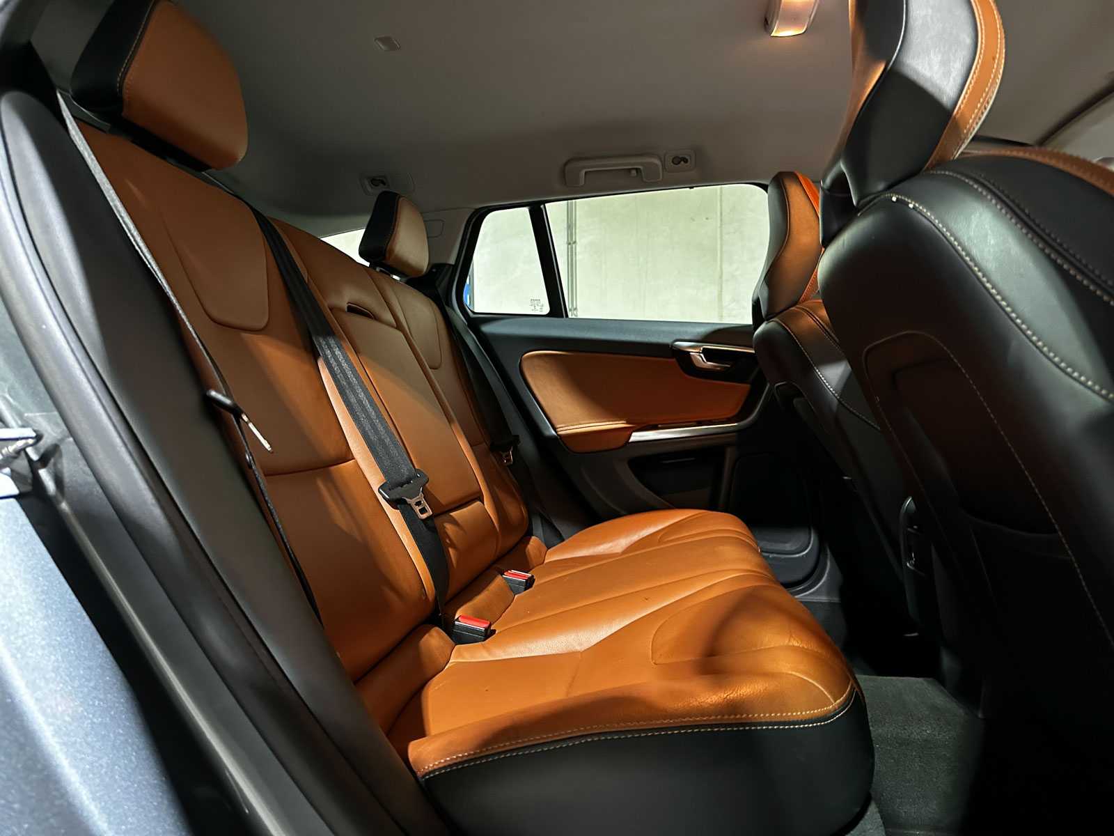 Volvo V60 2.0 D2 Nordic+ 120pk 2017 (Origineel-NL + 1e Eigenaar), PR-131-K