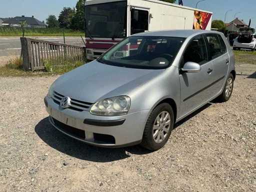 Volkswagen Golf 5 voitures voyageurs 2004