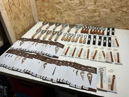 Charge verschiedener Malzubehörteile (68x)