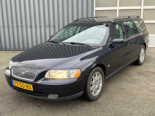 Volvo - V70 - 2.4 Momentum - Car - 2006