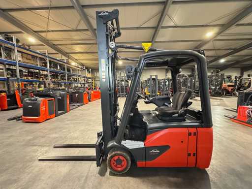 2018 Service+UVV 06/2026 Linde E16 Triplex 607cm Carretilla elevadora eléctrica con ajustador de horquillas 2.503 horas