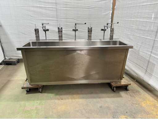 Stainless steel hand sink