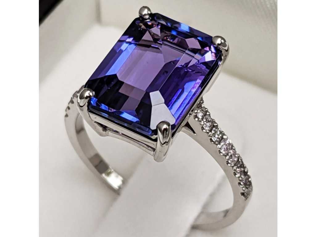 Luxe Ring Natuurlijk Violetachtig Blauw Tanzaniet 6,36 karaat in 18k witgoud
