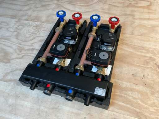 Grundfos UMP3 AUTO 25-70 180 CV Umwälzpumpen mit Verteiler (2x)