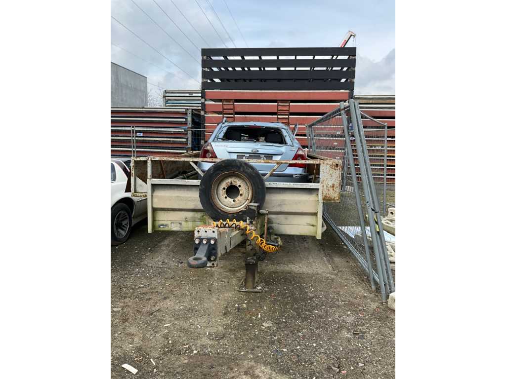 Trailer Tack