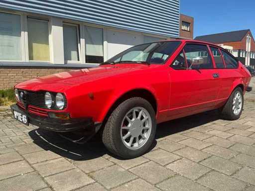 Alfa Romeo Alfetta 2000 GTV 2.0 Berlina Passenger Car 1977
