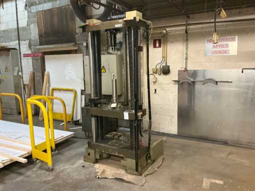 ZWICK 1484 Hydraulische pers