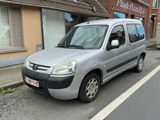 Véhicule Commercial Peugeot Partner