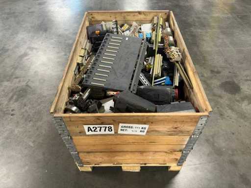 Partia elektroniki mieszanej / automatyzacji przemysłowej z szaf sterujących