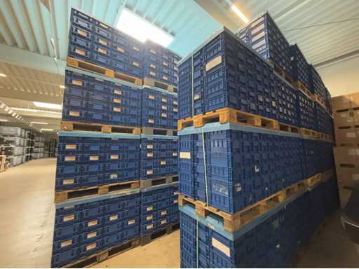   Beaucoup de boîtes en plastique