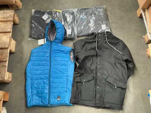 Diverses vestes (environ 44 fois)