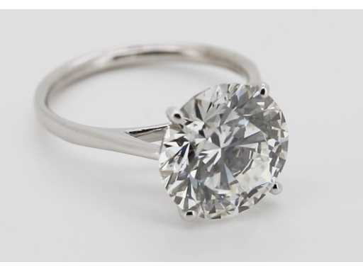 Anello in oro bianco 14 kt con diamante 6,01 ct