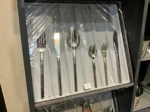 103-piece cutlery 