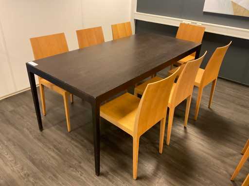 Table de conférence avec chaises