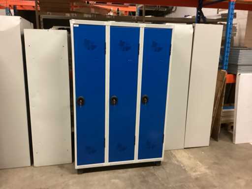 Acial Locker Cabinet 3 doors