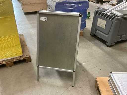 Soporte en A, tapón para clientes (3x) 63 x 90 cm - una pieza ligeramente defectuosa