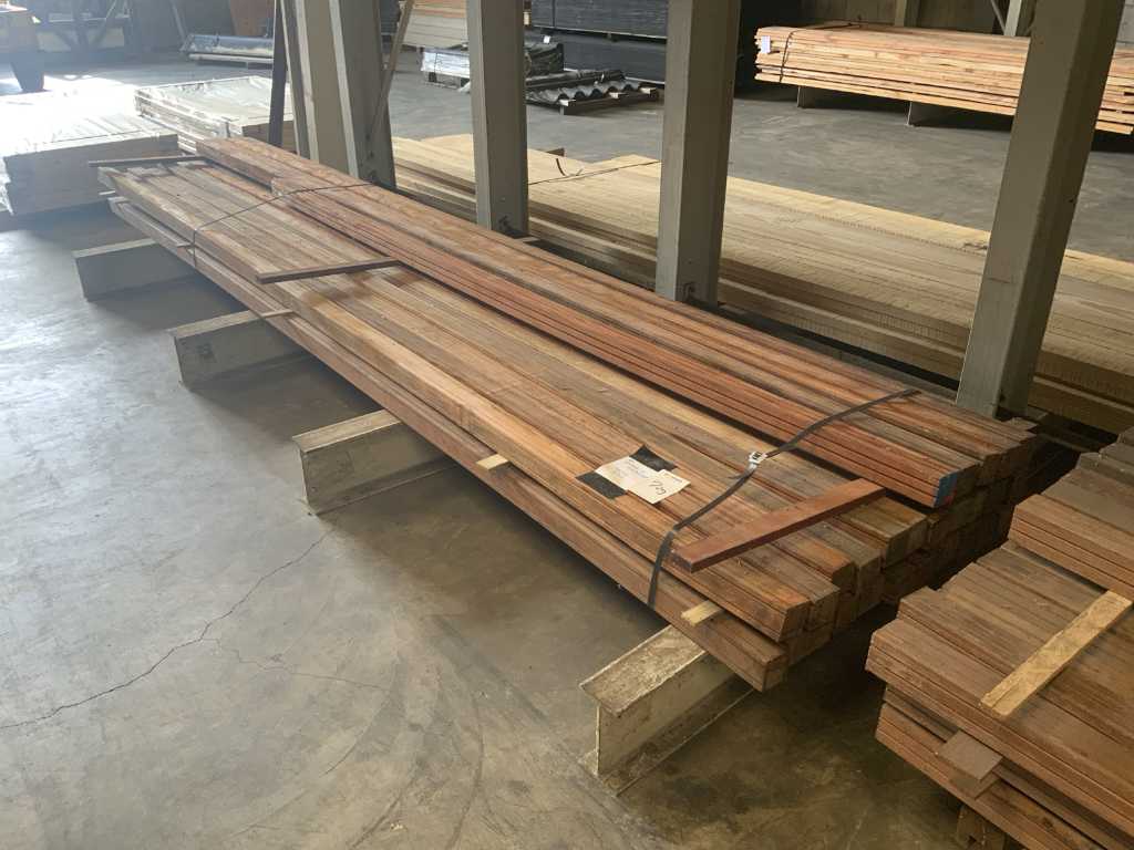 Palo in legno duro con scanalatura (27x)