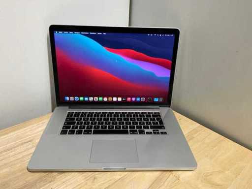 Apple MacBook Pro A1398(i7) Laptop