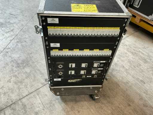 Dimmer 12CH Plug 63A / Direct 12x16A 4x16A 5P with Flighcase