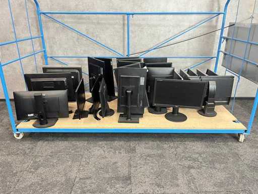 Monitor 26x 24" - diverse