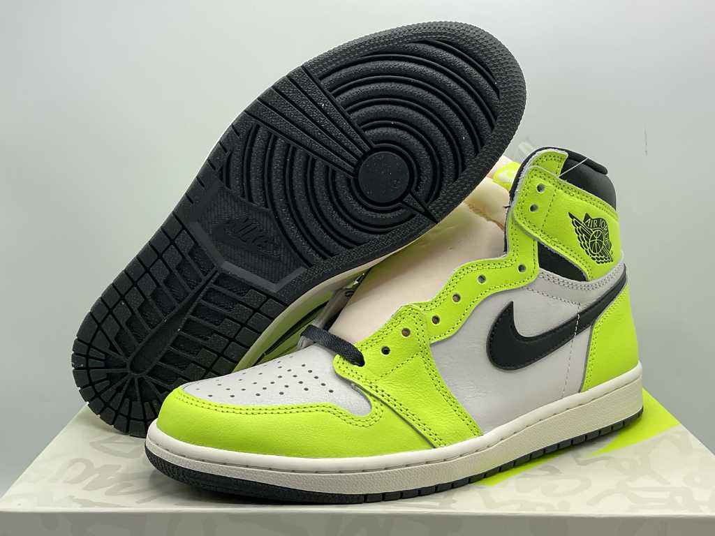 Nike Jordan 1 Retro High OG High Volt Żółte Trampki 44