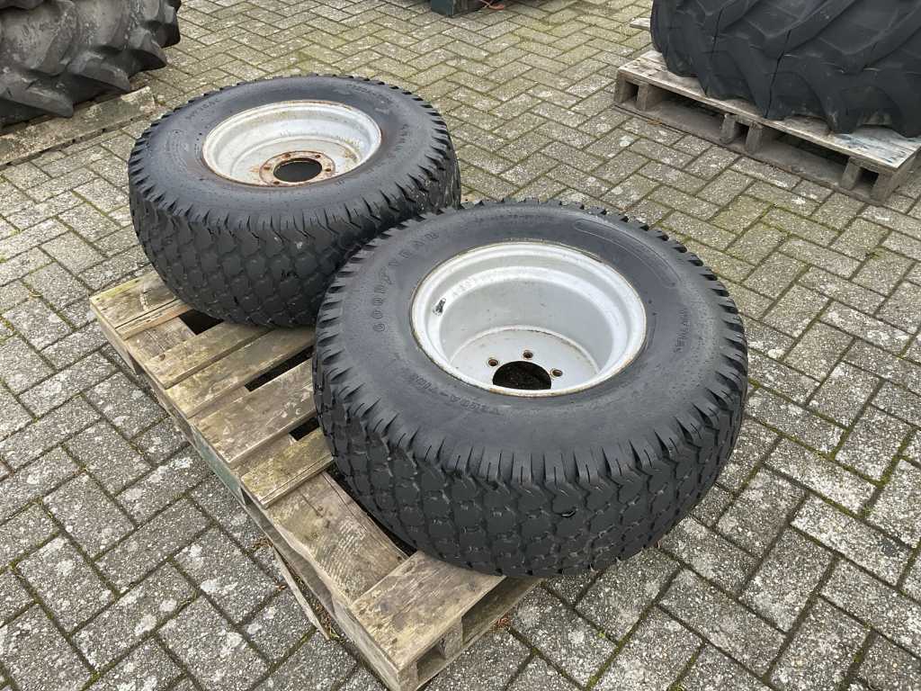 Goodyear tire with rim 31x12.50-15NHS (2x)