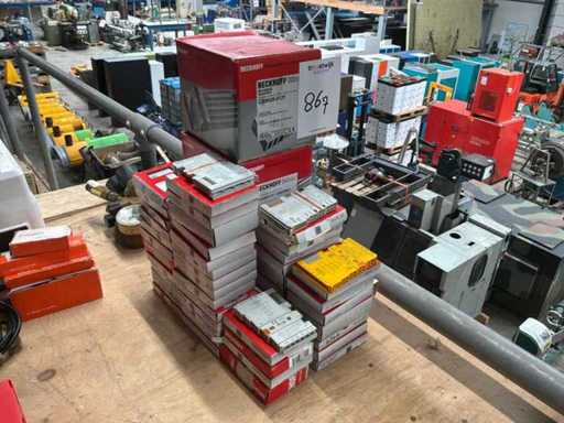 Charge elektrischer Bauteile
