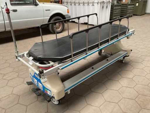 Łóżko szpitalne Stryker z 2008 roku