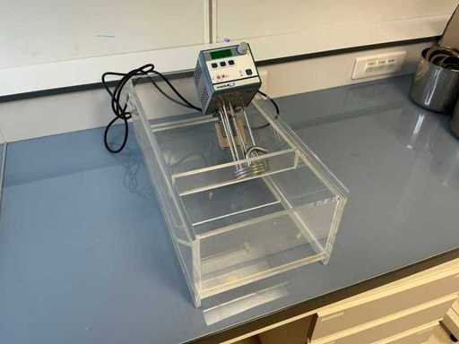 Termotetyczna kąpiel wodna VWR 1122S