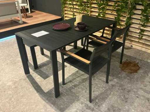 Diphano Metris Terrassentisch mit Stühlen