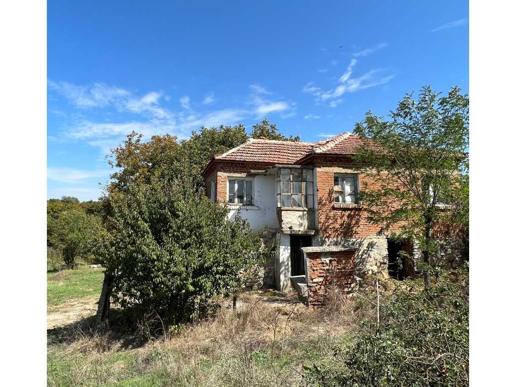 2-storey house with 625 m2 of land in Golyam Dervent, Elhovo - Bulgaria