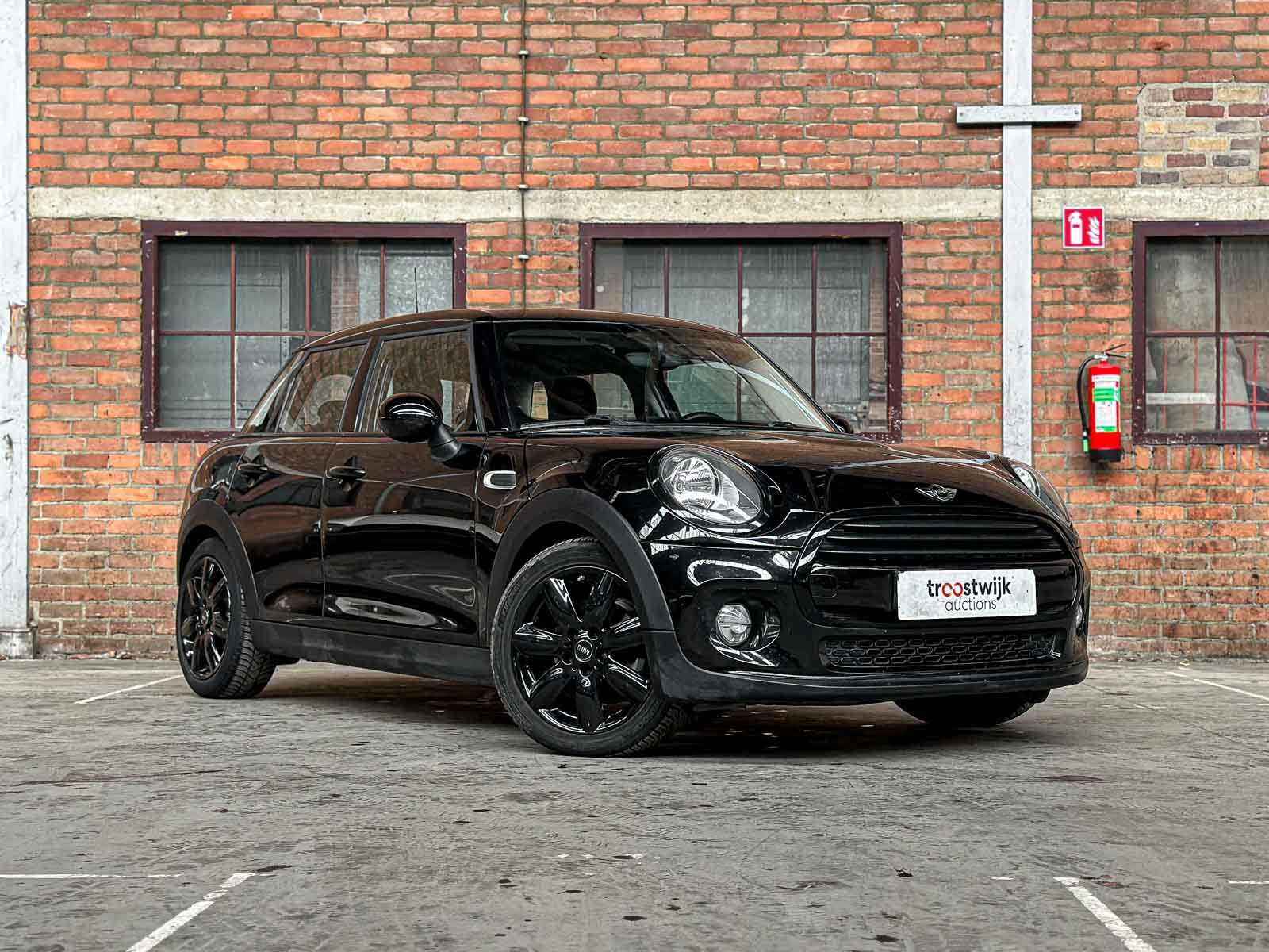 Mini Cooper 1.5 Business 136pk 2016 (Origineel-NL), KR-270-J