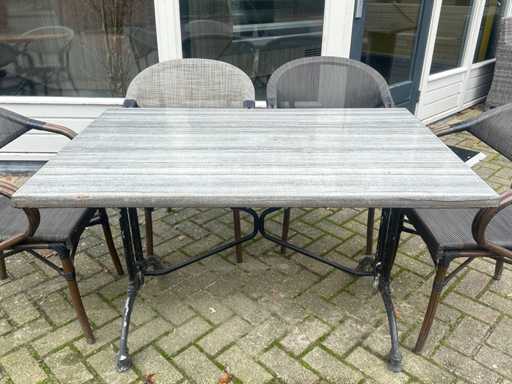 Table de terrasse