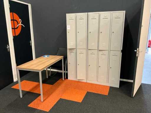 Locker cabinet (2x)