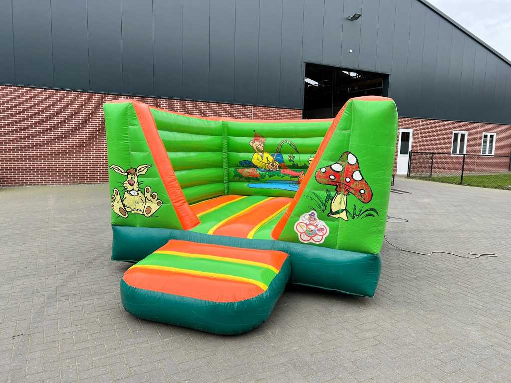 QT Inflatables - Gnome - Bouncy castle
