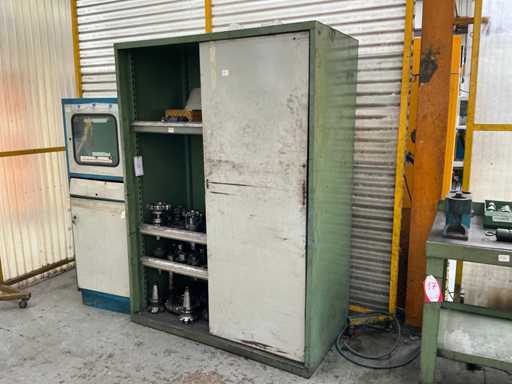 BT 50 Werkzeughalterschrank, Fräser & Zubehör