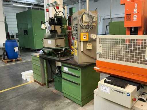 Machine EDM à enfonçage de puces CHARMILLES D10