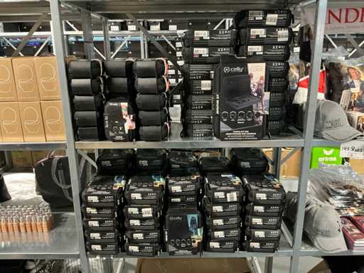 Partij diverse Celly selfie/adventure/urban kits (126x)