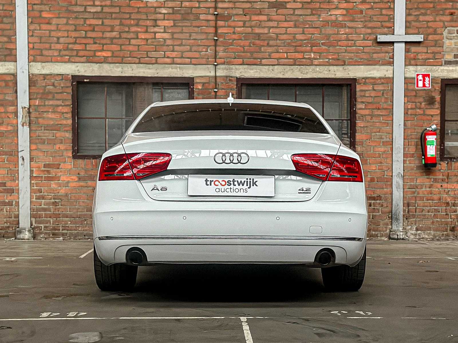 Audi A8 4.2 FSI V8 Quattro 372pk 2011