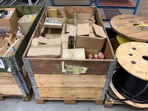 Bau- und Befestigungsmaterial