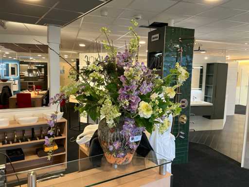 Artificial plant with pot